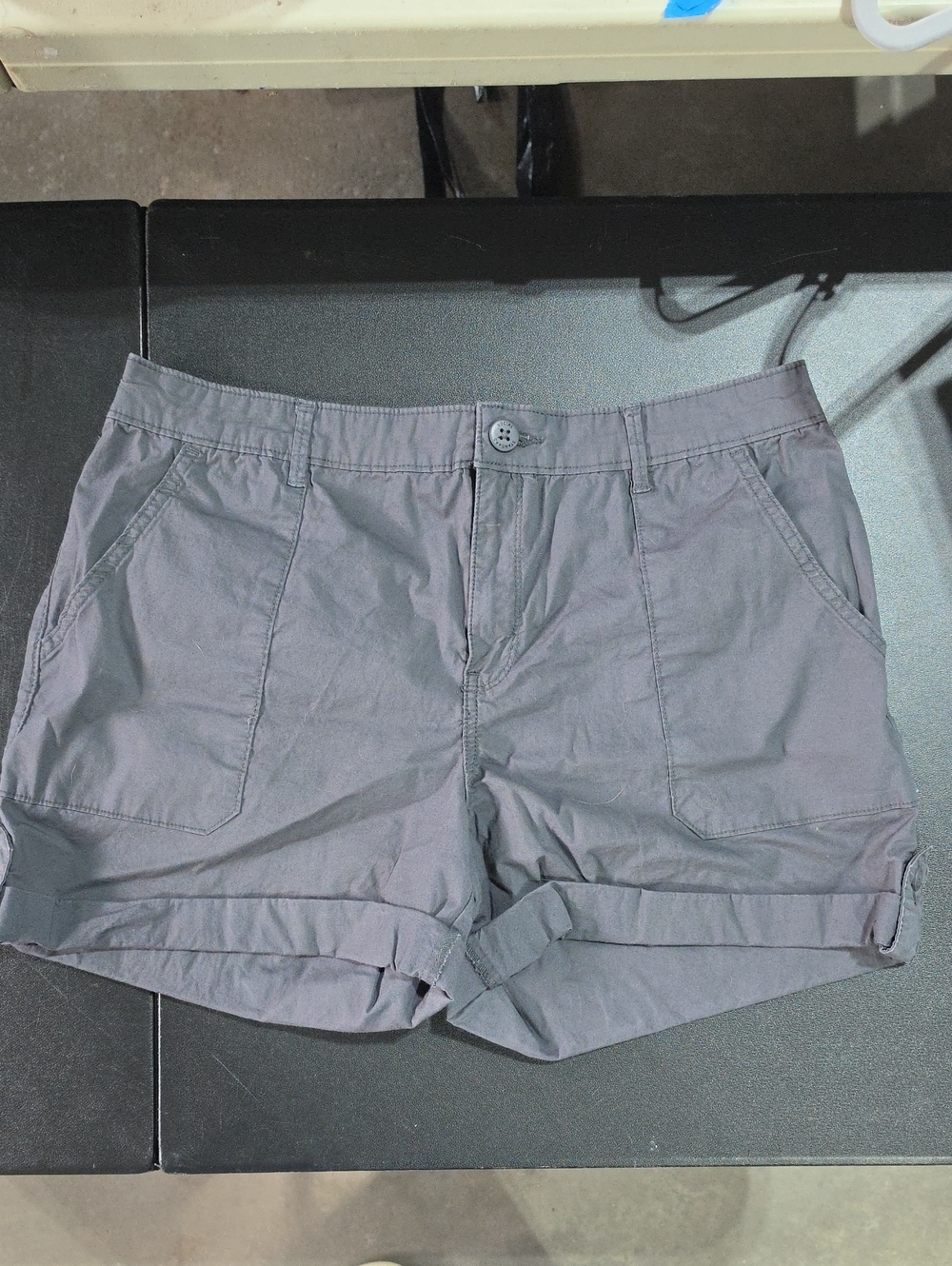 Casual Mid-Rise Gray Women’s Roll-Cuff Shorts